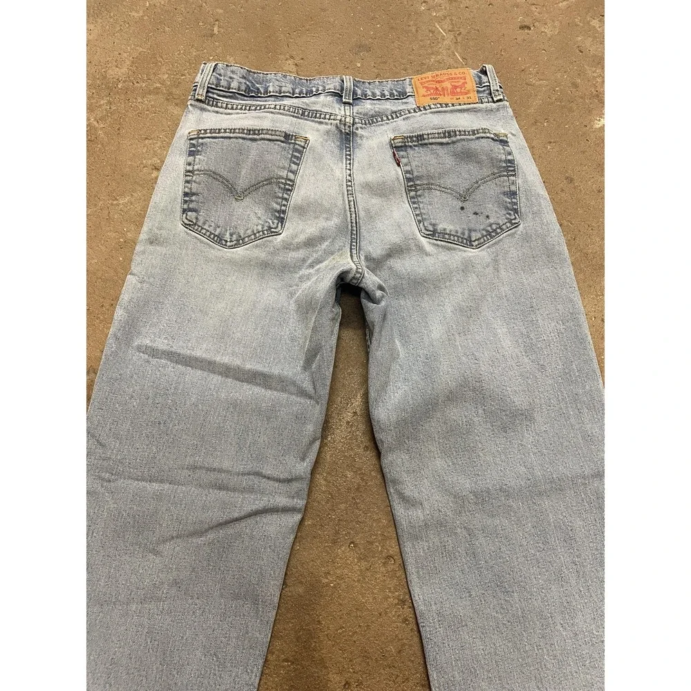 Levis 550 Jeans Mens 34x31 Light Wash Blue Relaxed Tapered Stretch Denim Zip Fly